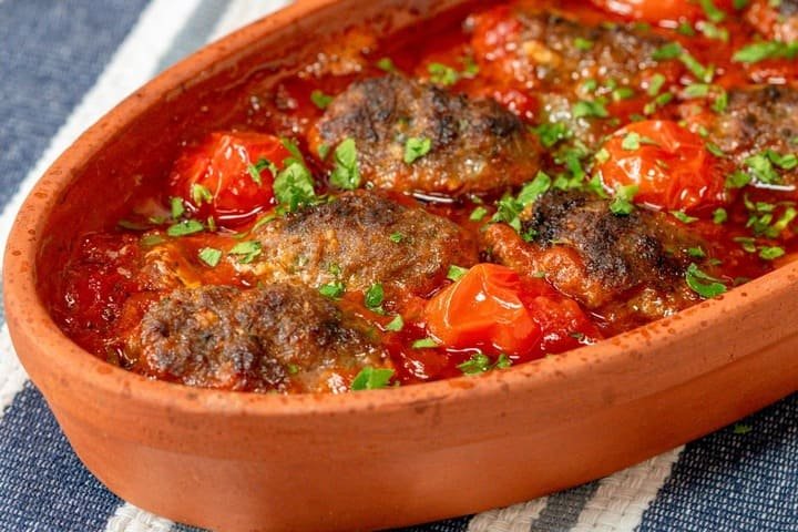 وصفة كرات اللحم مع المرق في طاجن